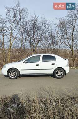 Хэтчбек Opel Astra 2002 в Южном