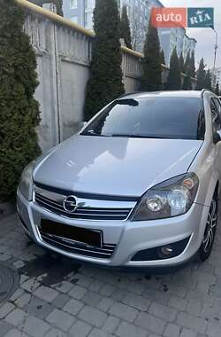 Универсал Opel Astra 2010 в Ивано-Франковске