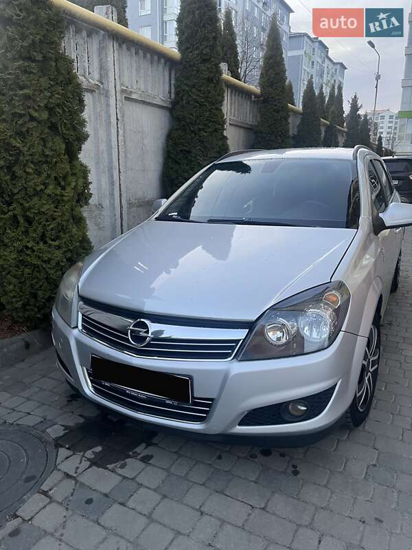 Opel Astra 2010