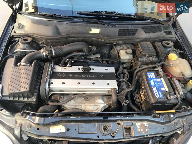 Хетчбек Opel Astra 1998 в Ірпені