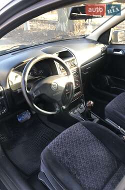 Хэтчбек Opel Astra 1998 в 