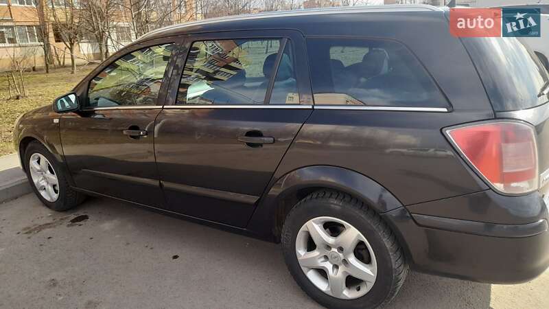 Универсал Opel Astra 2007 в Полтаве
