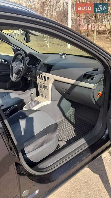 Универсал Opel Astra 2007 в Полтаве