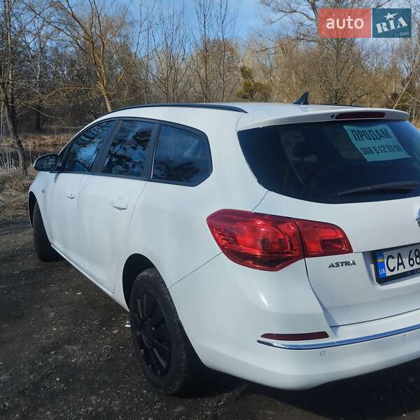 Универсал Opel Astra 2014 в Звенигородке
