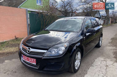 Универсал Opel Astra 2010 в Ватутино