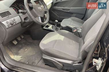 Универсал Opel Astra 2010 в 