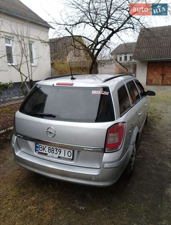 Универсал Opel Astra 2007 в Радивилове