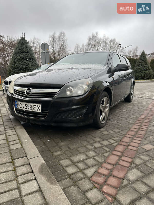 Универсал Opel Astra 2010 в 
