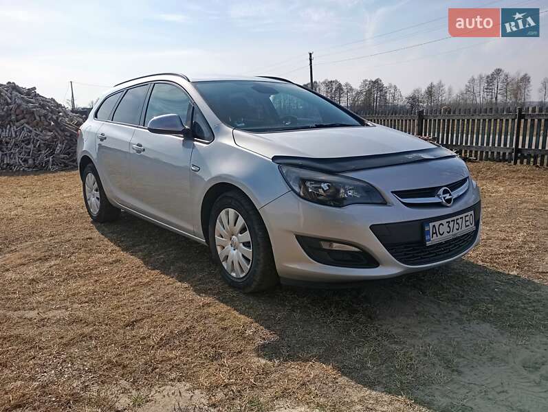 Универсал Opel Astra 2014 в Старой Выжевке