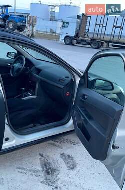 Универсал Opel Astra 2004 в 