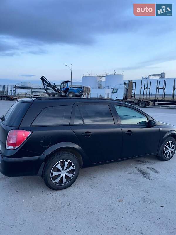Универсал Opel Astra 2004 в Коростене
