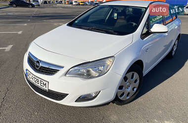 Универсал Opel Astra 2011 в 