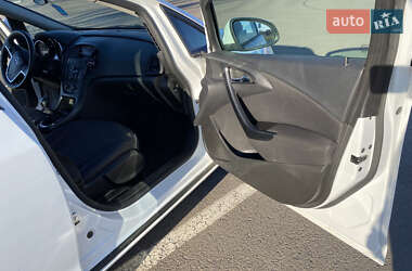 Универсал Opel Astra 2011 в 