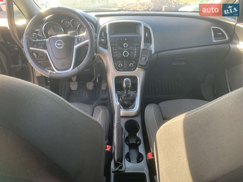 Універсал Opel Astra 2011 в Дубні