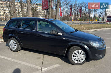 Универсал Opel Astra 2012 в Киеве