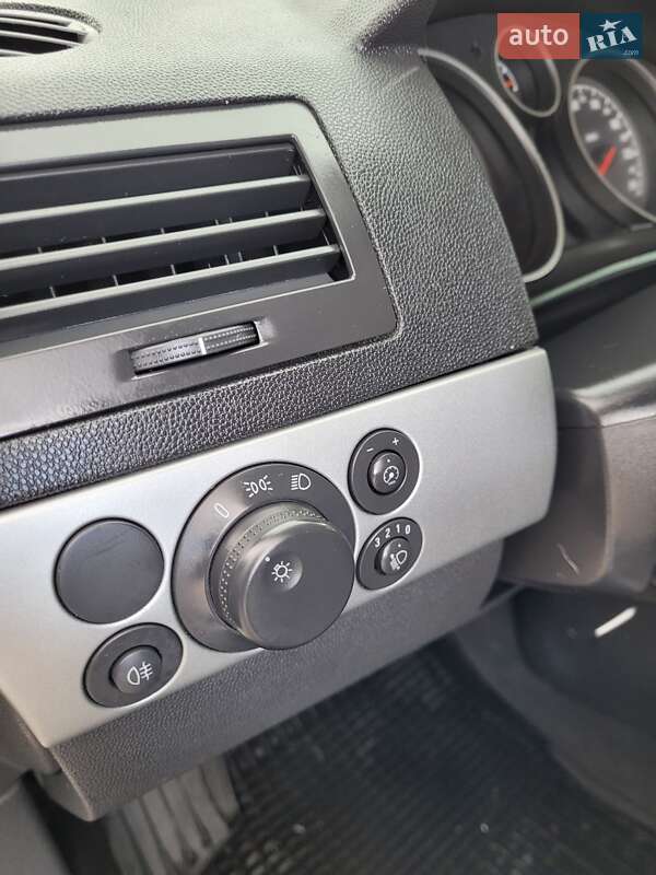 Хэтчбек Opel Astra 2009 в Мостиске