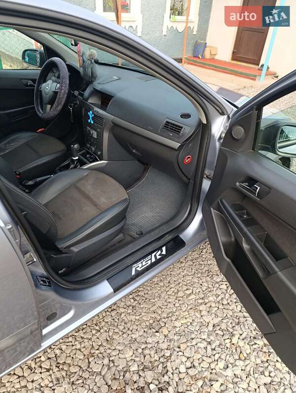 Хэтчбек Opel Astra 2004 в Мурованых Куриловцах