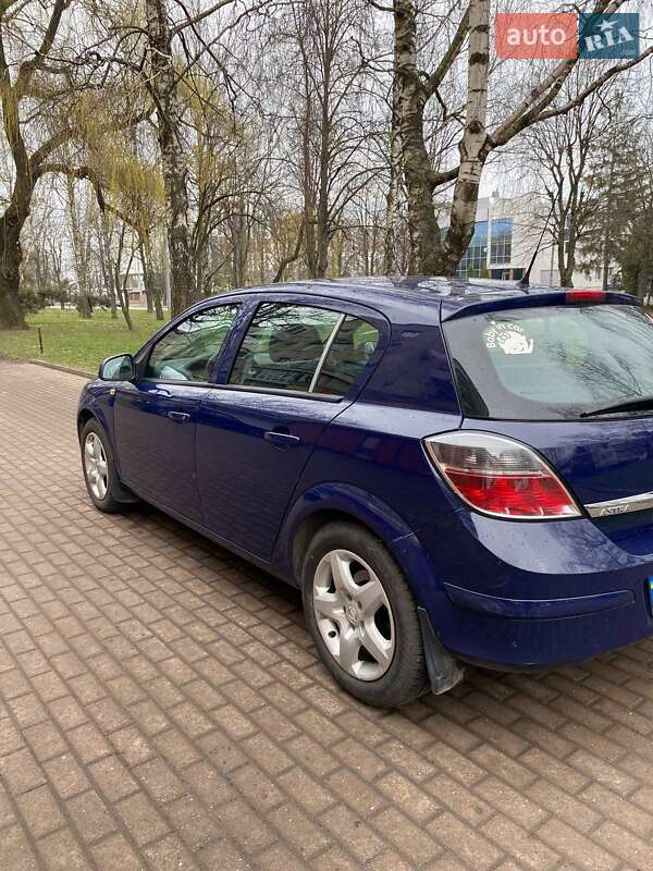 Хэтчбек Opel Astra 2013 в Ровно фото 3 Хэтчбек Opel Astra 2013 в Ровно