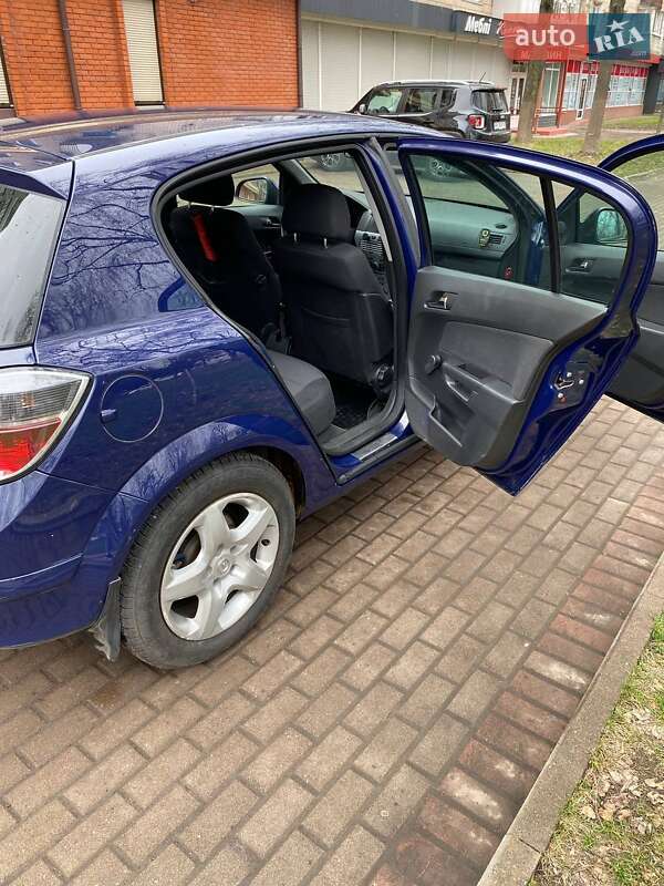 Хэтчбек Opel Astra 2013 в Ровно фото 5 Хэтчбек Opel Astra 2013 в Ровно