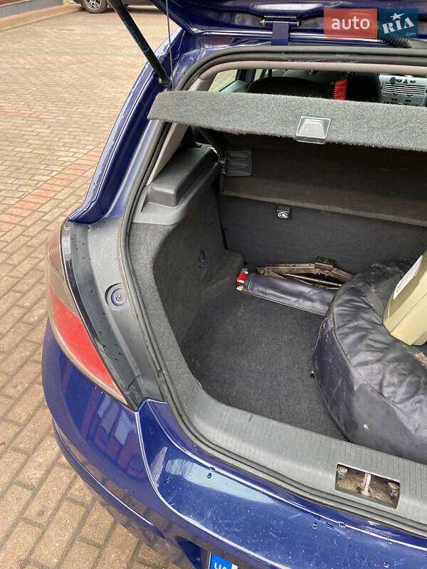 Хэтчбек Opel Astra 2013 в Ровно фото 12 Хэтчбек Opel Astra 2013 в Ровно