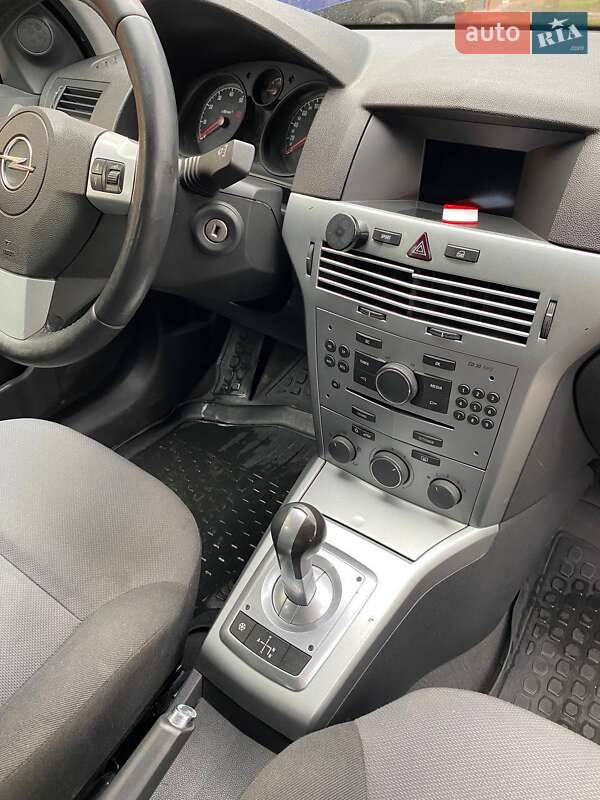 Хэтчбек Opel Astra 2013 в Ровно фото 19 Хэтчбек Opel Astra 2013 в Ровно