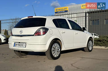 Хэтчбек Opel Astra 2013 в 