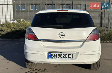 Хэтчбек Opel Astra 2013 в 