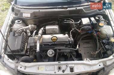 Универсал Opel Astra 1999 в 
