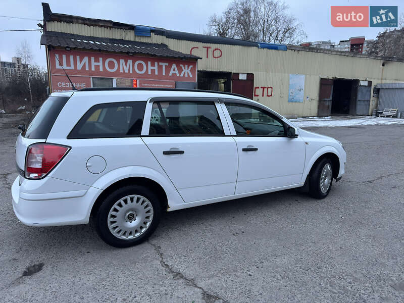 Универсал Opel Astra 2009 в Киеве