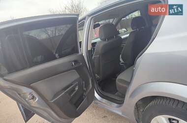 Хэтчбек Opel Astra 2005 в Козельце