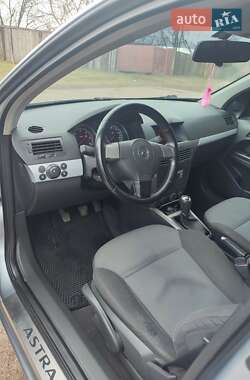 Хэтчбек Opel Astra 2005 в Козельце