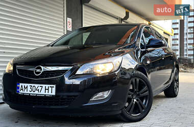 Хэтчбек Opel Astra 2011 в Житомире