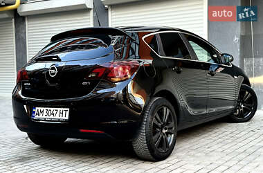 Хэтчбек Opel Astra 2011 в Житомире