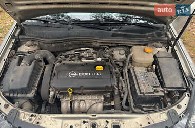 Универсал Opel Astra 2010 в 