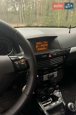 Универсал Opel Astra 2010 в 