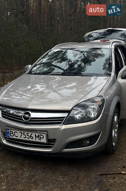 Универсал Opel Astra 2010 в 