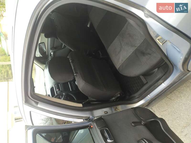 Седан Opel Astra 2001 в Шепетівці