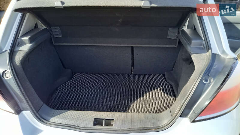 Хетчбек Opel Astra 2004 в Чернівцях фото 13 Хетчбек Opel Astra 2004 в Чернівцях