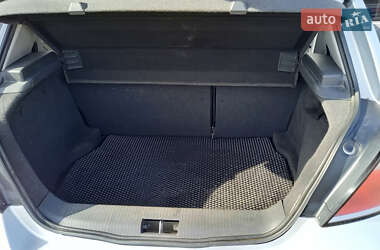 Хэтчбек Opel Astra 2004 в 