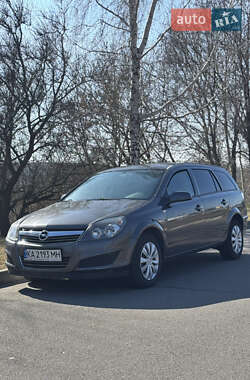 Универсал Opel Astra 2011 в 