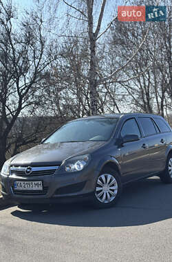 Универсал Opel Astra 2011 в 