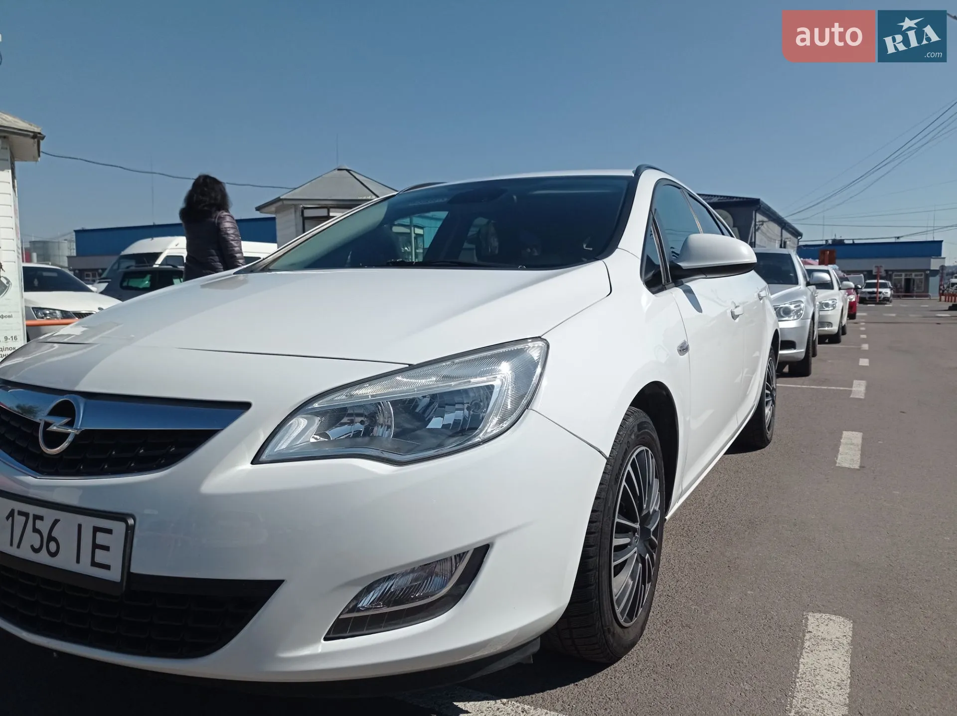 2011 Opel Astra - фото 1