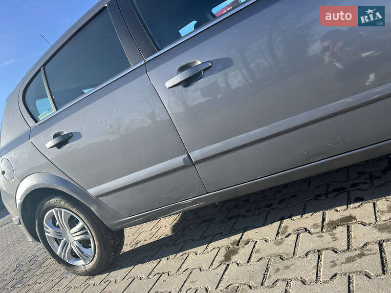 Хэтчбек Opel Astra 2004 в Ирпене фото 5 Хэтчбек Opel Astra 2004 в Ирпене