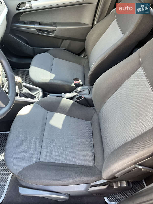 Хэтчбек Opel Astra 2004 в Вишневом