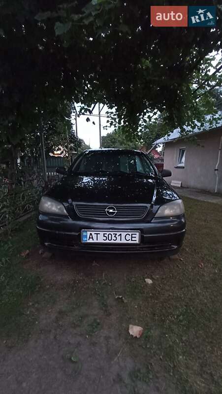 Седан Opel Astra 2008 в Ивано-Франковске