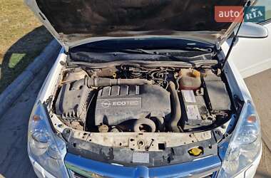 Хэтчбек Opel Astra 2009 в 