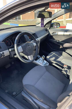 Хэтчбек Opel Astra 2008 в 