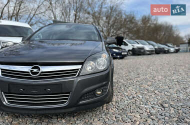 Универсал Opel Astra 2010 в 
