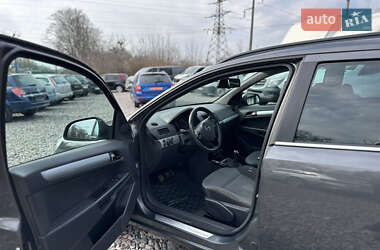 Универсал Opel Astra 2010 в 