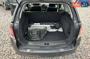 Универсал Opel Astra 2010 в 